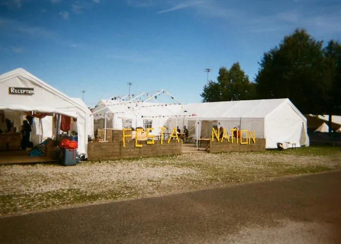 אוהל מפואר Festanation Oktoberfest Camp #2 מינכן